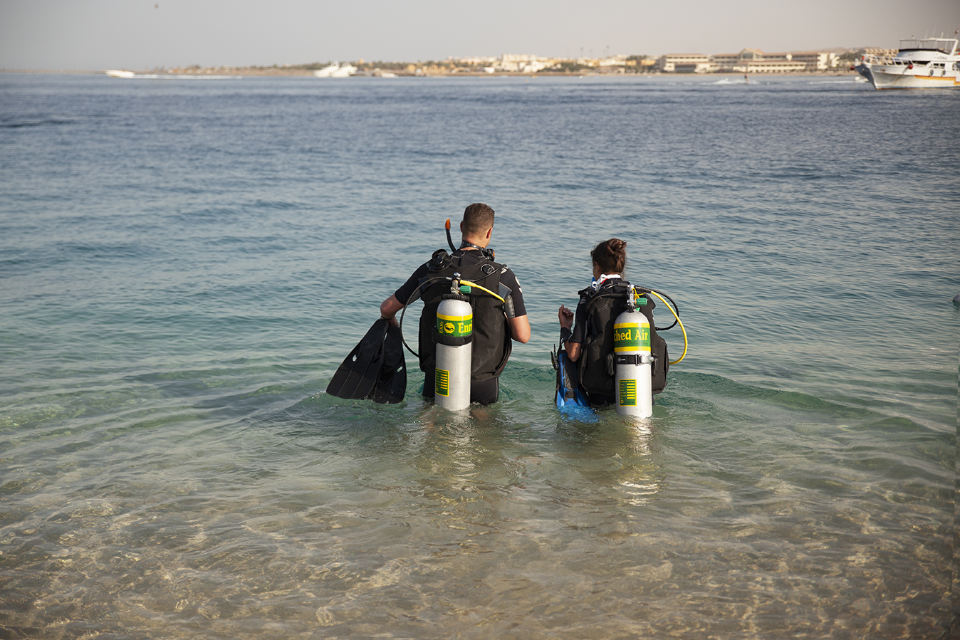 2 divers