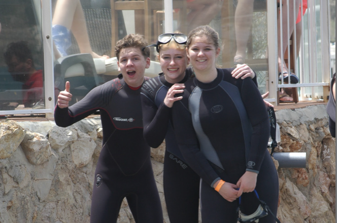 Junior-open-water-students-padi